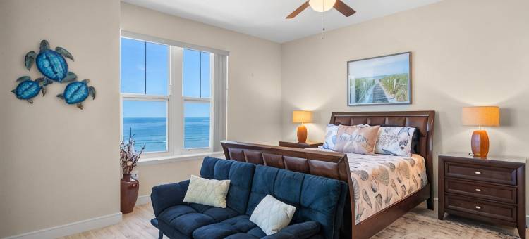 高端豪华公寓大厦，设有临海超大阳台(High End Lux Condo With Oceanfront Massive Balcony)图片