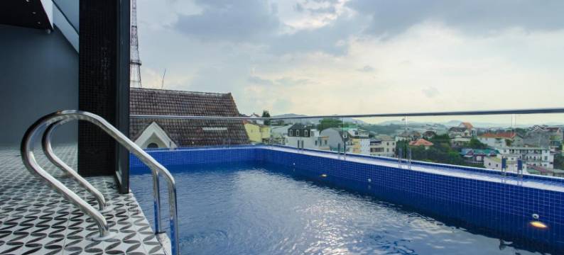 TTR天际泳池景观酒店(TTR Skypool View Hotel)图片