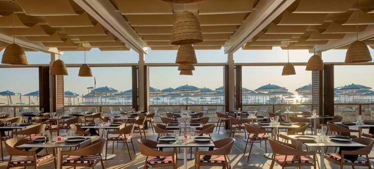 格兰圣立那酒店(GranSerena Hotel)图片