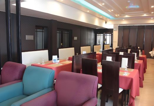 Subic Bay Venezia Hotel Overview