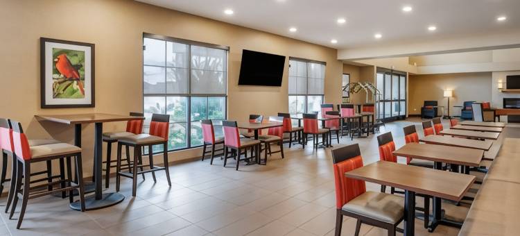 哥伦布机场舒适套房酒店(Comfort Suites Columbus Airport)图片