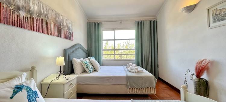 Homing的带泳池的维拉摩拉色彩酒店(Vilamoura Colors with Pool by Homing)图片