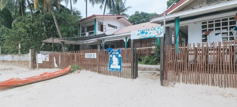 坦迪坎海滩小屋(RedDoorz @ Tandikan Beach Cottages)图片