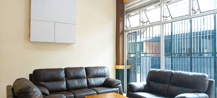 Super OYO 1506  Shabrina 2伊斯兰旅馆(Shabrina Homestay Syariah Terminal Tirtonadi Solo RedPartner)图片