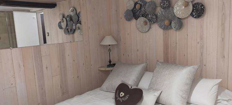 Luxurious Chalet in a Quiet and Ideal Location - Classified图片