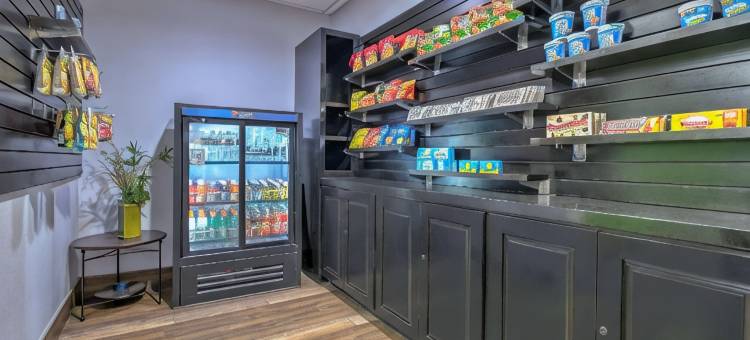 塔尔萨机场博览广场拉昆塔温德姆套房酒店(La Quinta Inn & Suites by Wyndham Tulsa Airpt / Expo Square)图片