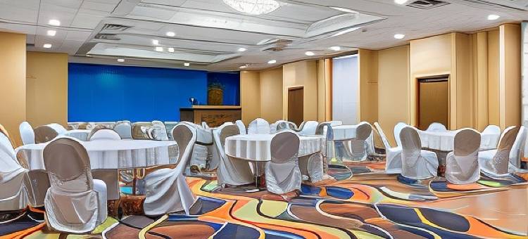 西贝德福德凯艺套房酒店(Quality Inn & Suites Bedford West)图片