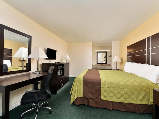 长岛杰斐逊港站美洲最佳价值酒店