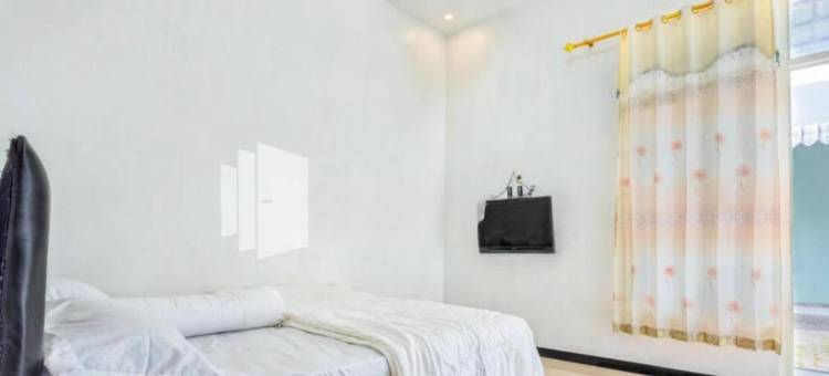 格里亚拉哈尤宾馆-红门酒店合作-近巴图爪哇东部公园2号(Griya Rahayu Guesthouse Mitra RedDoorz Near Jatim Park 2 Batu)图片