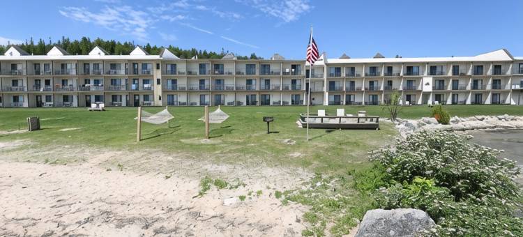 圣伊格纳斯湖滨AmericInn酒店(AmericInn by Wyndham Saint Ignace Lakefront)图片