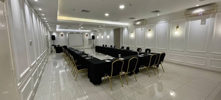 曼加杜阿广场霍鲁酒店(HORU Hotel Mangga Dua Square)图片