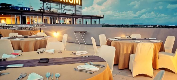 芝拉扎中心高级酒店(Atrium Premiere Cilacap)图片