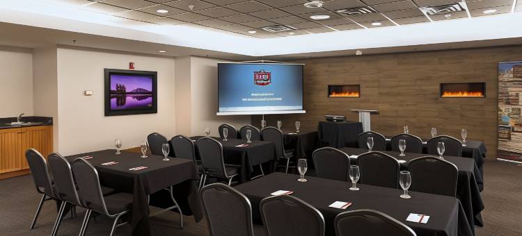 朗德斯通旅馆酒店(The Rundlestone Lodge)图片