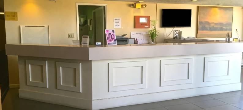 加利福尼亚州德拉诺 6 号开放式公寓套房酒店(Studio 6 Suites Delano, CA)图片