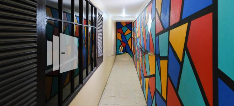 德亚伊斯兰教民宿 @ 克托门南加尔泗水米特拉红多兹(Dea Homestay Syariah Mitra RedDoorz at Kertomenanggal Surabaya)图片