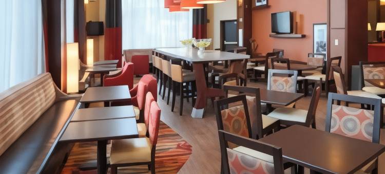 阿灵顿水晶城DCA希尔顿欢朋酒店及套房(Hampton Inn & Suites by Hilton Arlington Crystal City DCA)图片