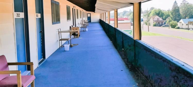 OYO 爱酒店木线，位于苏必利尔湖(Love Hotels Timberline by OYO Lake Superior)图片