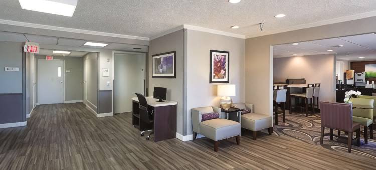 巴吞鲁日齐根莱恩拉昆塔温德姆套房酒店(La Quinta Inn & Suites by Wyndham Baton Rouge Siegen Lane)图片