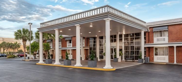棕榈滩湖群贝斯特韦斯特酒店(Best Western Palm Beach Lakes)图片