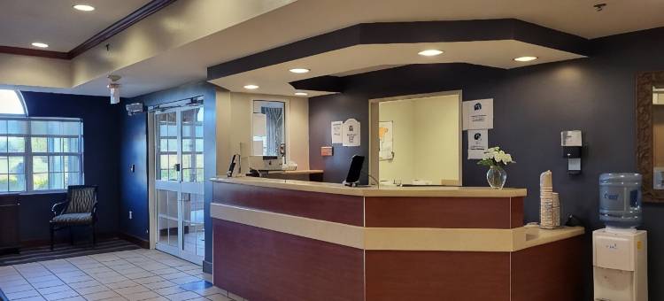 斯塔克维尔大学区凯隆波因特酒店(Clarion Pointe Starkville Near University)图片