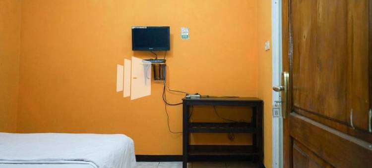 红色伙伴汉达亚尼松格里提别墅(Villa Handayani Songgoriti RedPartner)图片