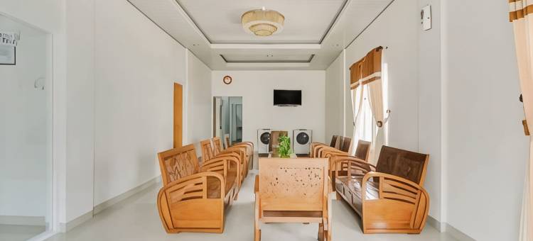 红多兹酒店-近巨港机场2号(RedDoorz Near Palembang Airport 2)图片