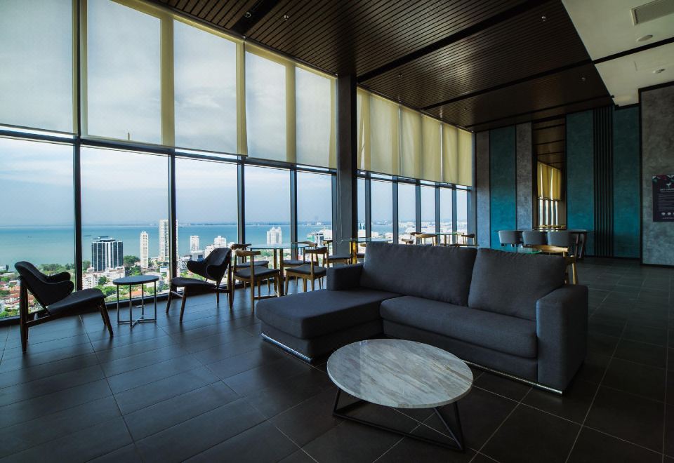 Muji X Tiffany★City+HillView 3Br@Town★NetflixTVBox Hotel Overview