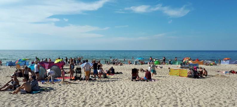 舒适公寓，全年开放的泳池(Apartment in Pobierowo Near Baltic Sea)图片