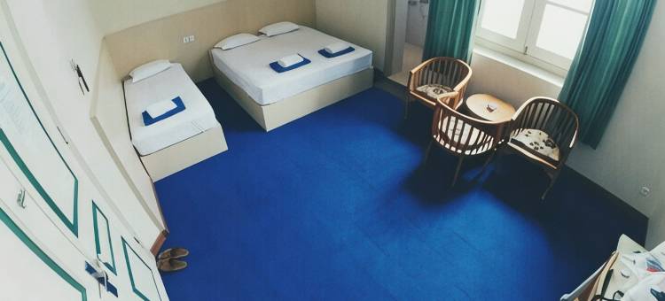 酒店三重奏(Hotel Trio)图片