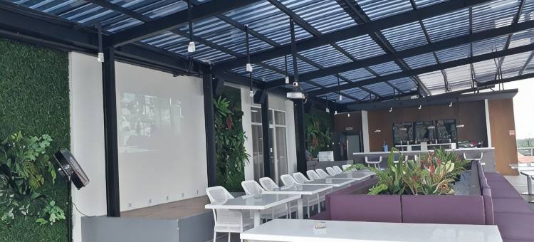 马都拉巴米加三弗朗特万酒店(Front One Hotel Pamekasan Madura)图片