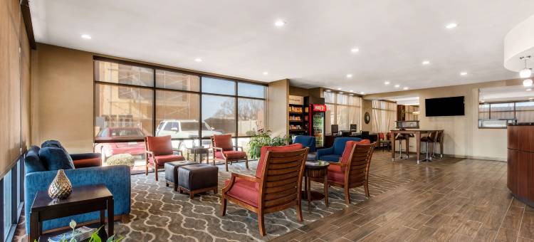 塔斯卡卢萨大学附近舒适全套房酒店(Comfort Suites Tuscaloosa Near University)图片