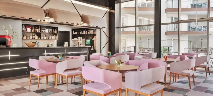Ramada Hotel & Suites by Wyndham Kusadasi图片