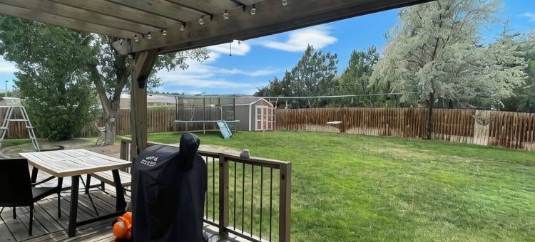 黄石国家公园家庭友好型度假屋，庭院, 烧烤 & 户外探险(Family-Friendly Home Near Yellowstone w/ Yard, BBQ & Outdoor Adventures)图片