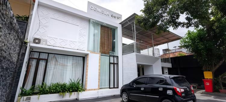 城市景观丹妮拉占碑酒店(Urbanview Daniela Jambi by RedDoorz)图片