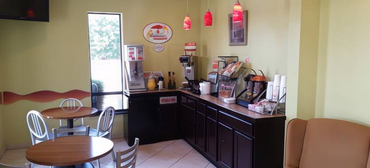 克拉克斯维尔温德姆速8酒店(Super 8 by Wyndham Clarksville AR)图片