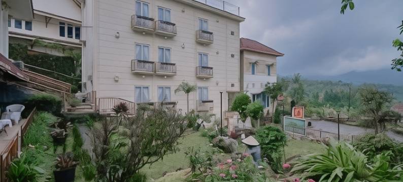 Urbanview Hotel Mon Bel Cibodas by RedDoorz图片