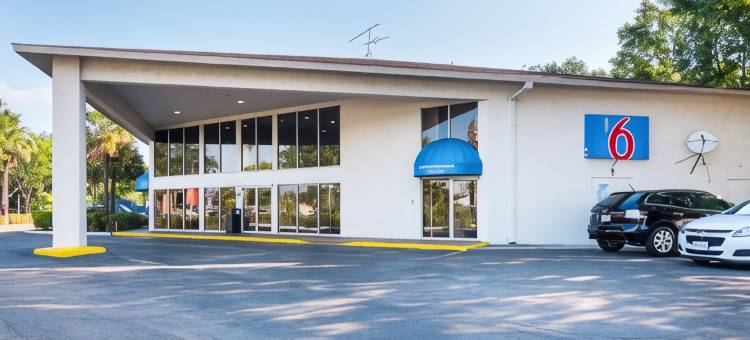 佛罗里达坦帕 - 博览会场 6 号汽车旅馆(Motel 6 - Tampa, FL - Fairgrounds)图片