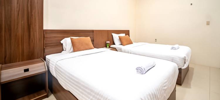 Grand Emperom Hotel Mitra RedDoorz图片