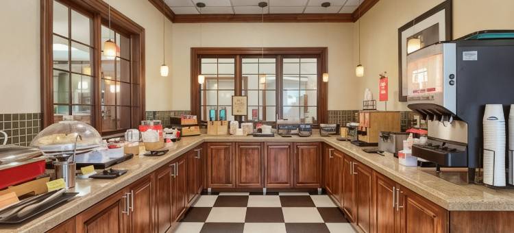 路易斯威尔东北欢朋酒店(Hampton Inn Louisville-Northeast)图片