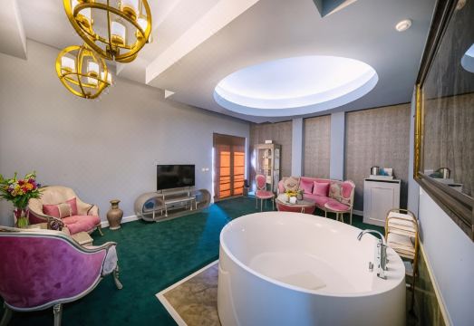 Phoenicia Comfort Hotel Hotel Overview