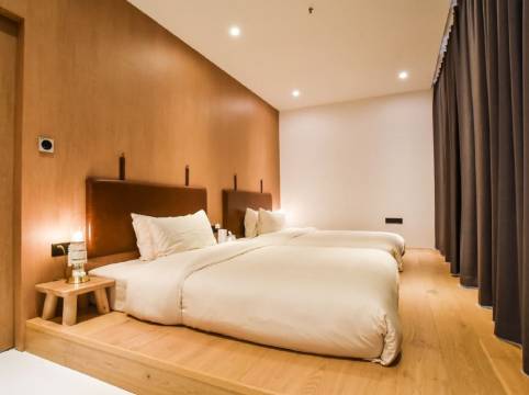 散漫山野客栈(大长线分店)