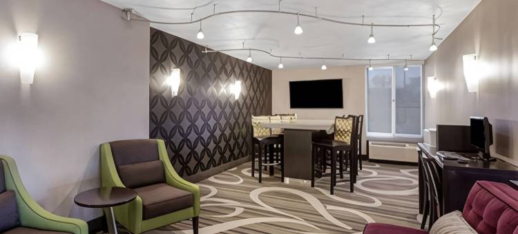 宾厄姆顿约翰逊城拉昆塔温德姆酒店(La Quinta Inn by Wyndham Binghamton - Johnson City)图片