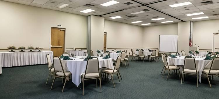 克拉丽奥酒店 - 近中国湖海军基地(Clarion Inn Near China Lake Naval Station)图片