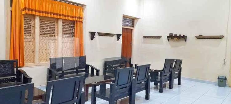 LH101 Guest House Syariah Near Makam Sunan Bonang RedPartner图片