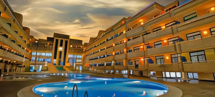 雷纳阿迪韦斯酒店(Advise Hotels Reina)图片