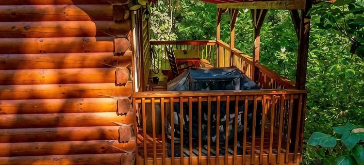 Gatlinburt Perfectly Cozy Cabin for Your Next Adventure with Pool Table Hot Tub图片
