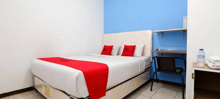 三宝垄老城红多兹家庭旅馆(RedDoorz Near Kota Lama Semarang)图片