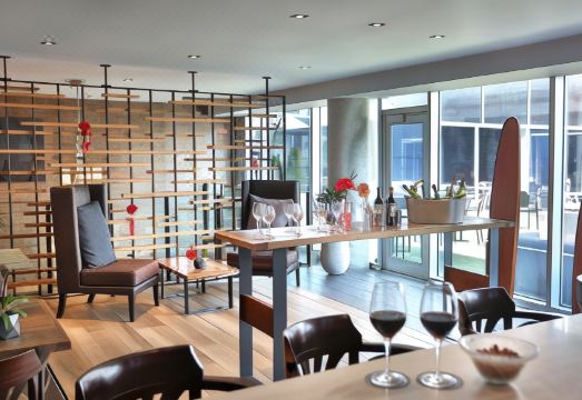 Hotel10 Hotel Overview