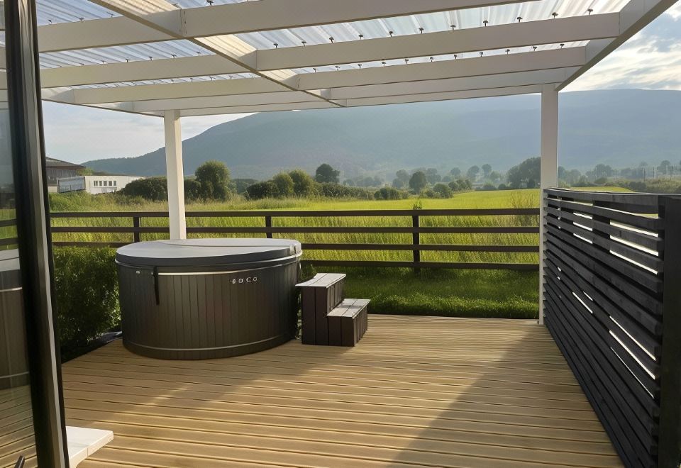 Castle View Chalet by Clonlum Cottages Hotel Overview