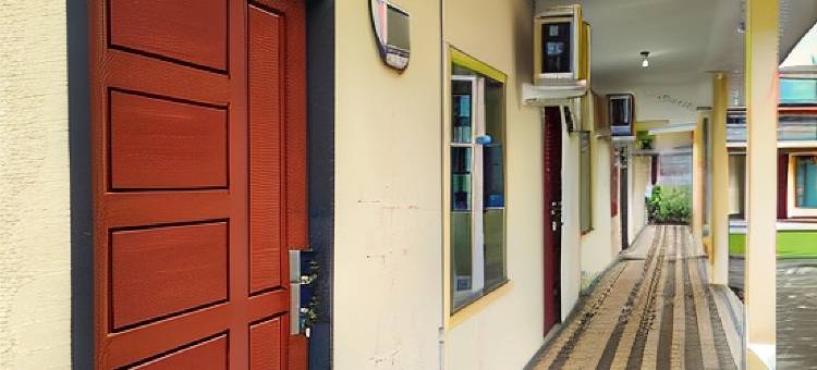 红门伊斯兰教义酒店靠近阿拉姆巴拉乔终点站占碑(RedDoorz Syariah Near Terminal Alam Barajo Jambi)图片